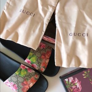 Gucci GG Blooms Supreme Slide Sandals